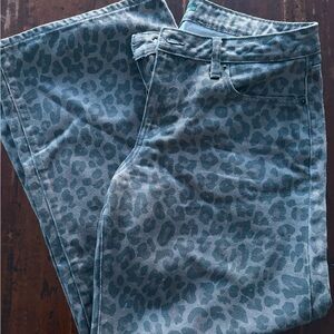 Wild Fable Gray Leopard Print wide leg Jeans